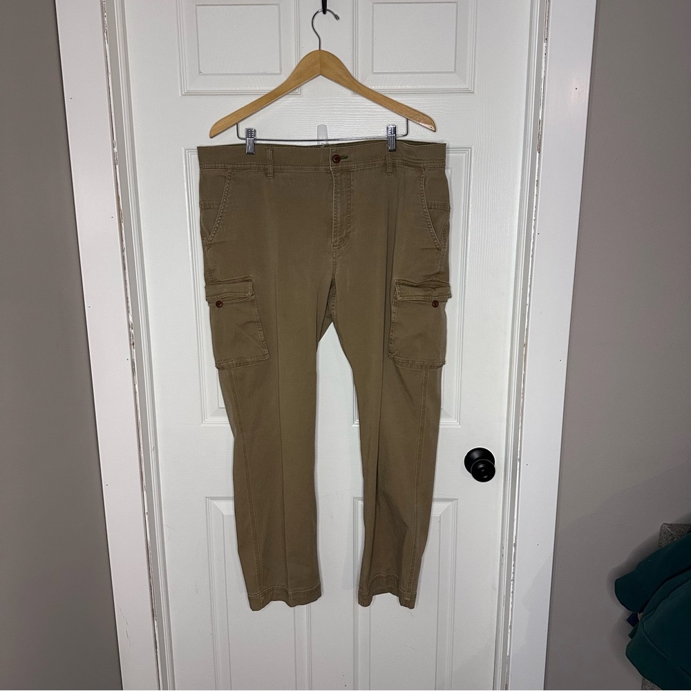 L.L. Bean Men'sâ Brown Cargo Pants